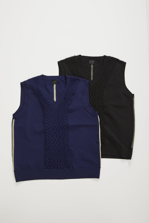 HERG1 MEN CABLE MIX KNIT VEST